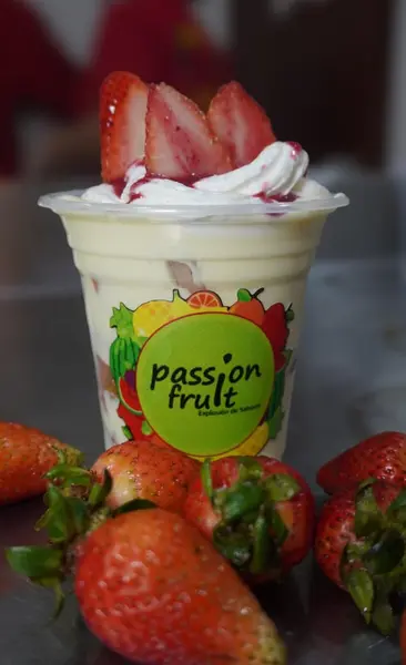Fresa con Crema Clásica (9 oz)