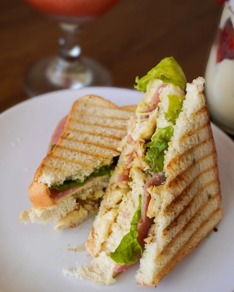 Sandwich Jamón y Queso